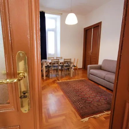 Sweet Casa Saluzzo Apartamento *